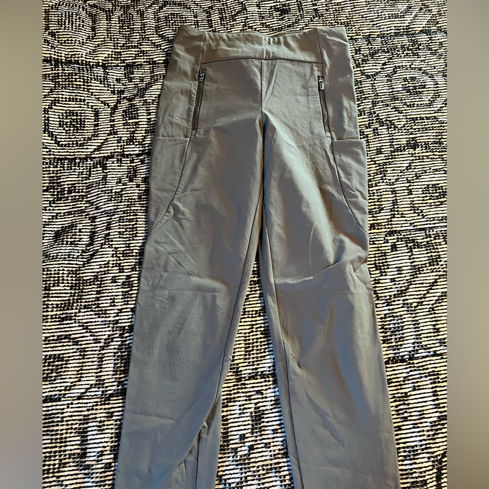 Athleta Olive Green High-Waist Leggings with Zipper Pockets